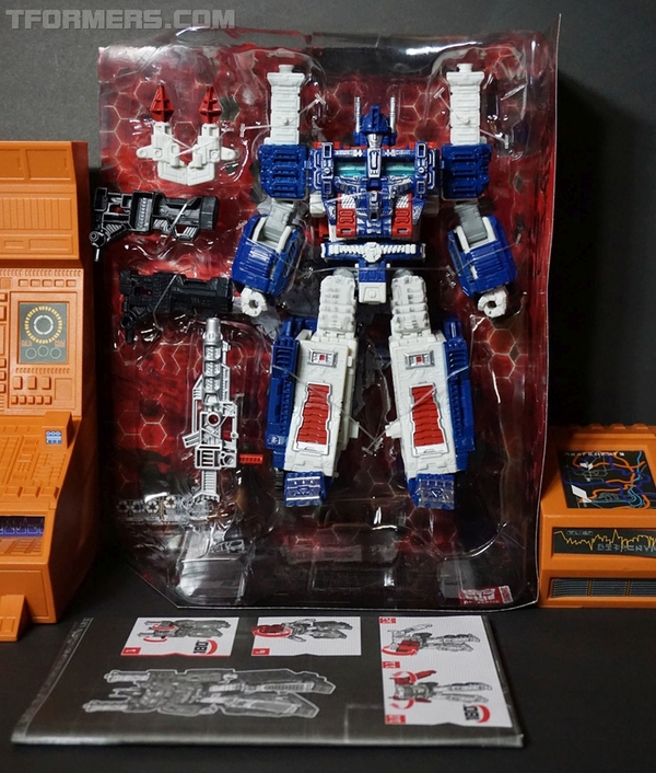 Unboxing Siege Ultra Magnus Leader  (9 of 29)